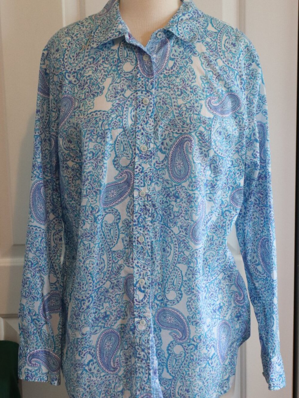 Talbots Classic lightweight 100% Cotton Paisley Dot Button Up Shirt Size Large